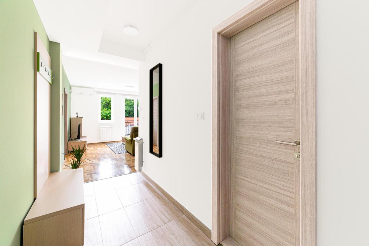Djokic Apartments ครากูเยวัตส์ ภายนอก รูปภาพ